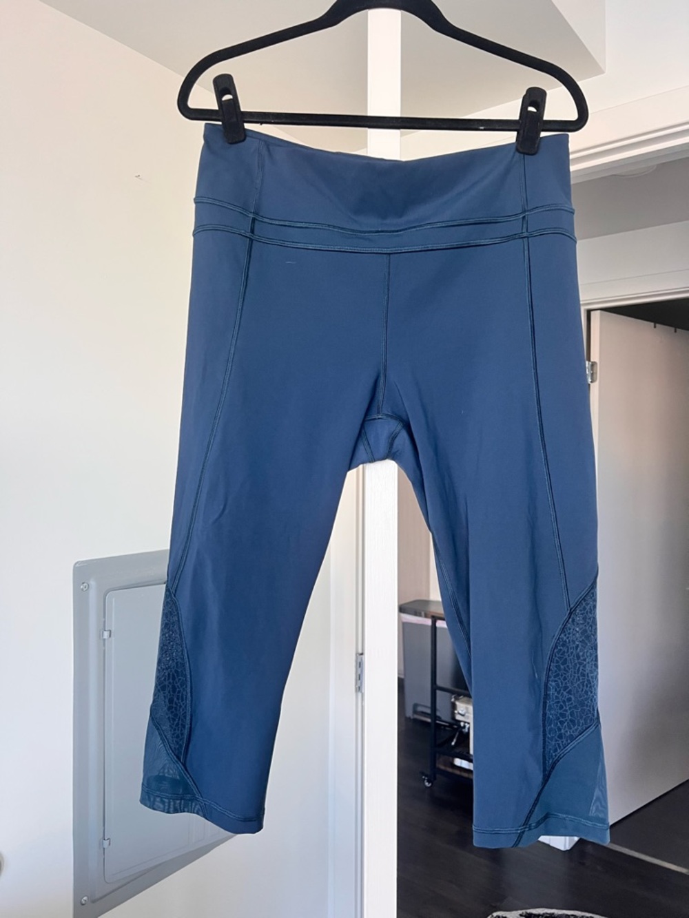 Lululemon Cropped Navy Blue Legging- Size 12 - Picture 1 of 8